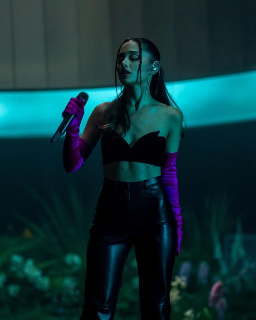 arianagrande 203377090 330293035334264 6143873888837679671 n