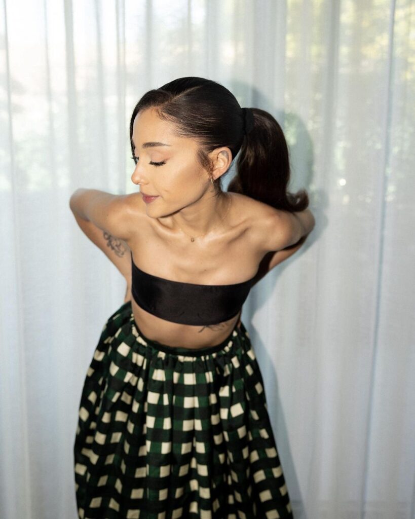 arianagrande 301371312 478578887448980 3681412458362518916 n