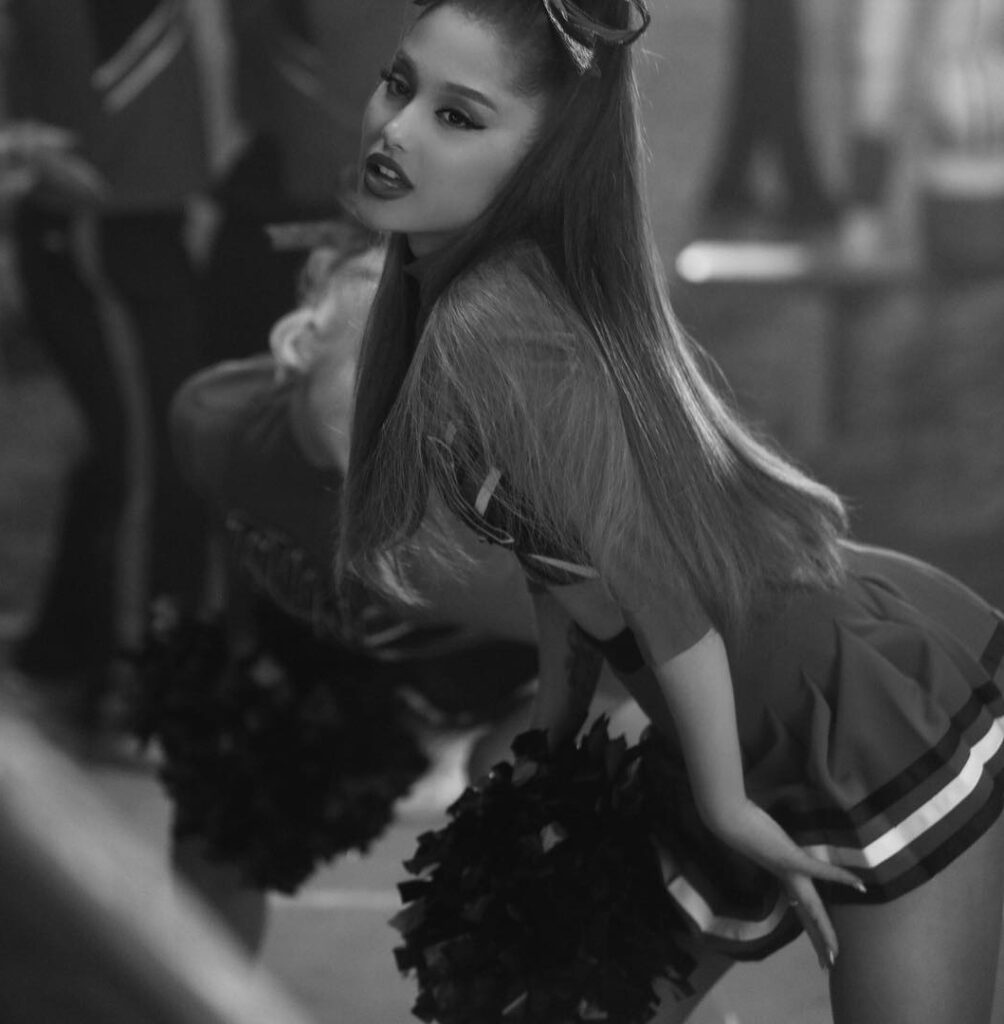arianagrande 46285639 2100128990299383 4796694858612559707 n
