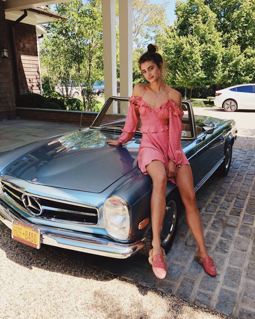 taylor hill 39971185 544438319343709 8294474162391482368 n