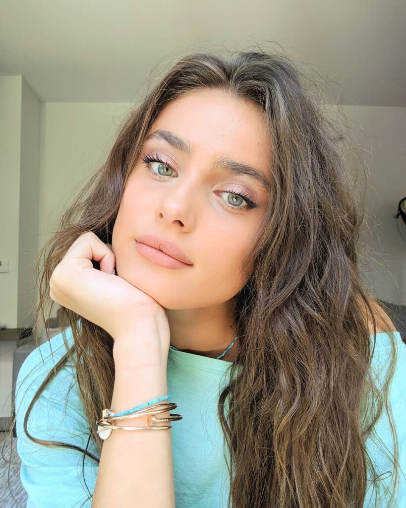 taylor hill 65729371 181120129570381 7799526218596742702 n