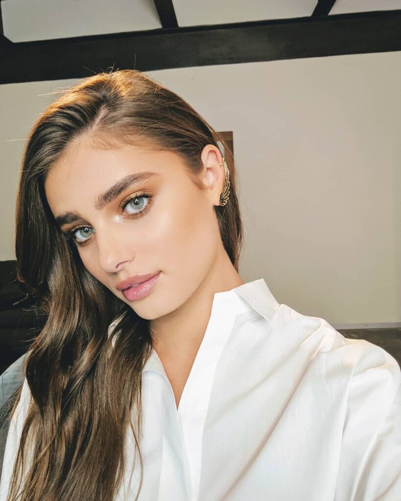 taylor hill 69647547 1313632328810223 3459528490060360679 n