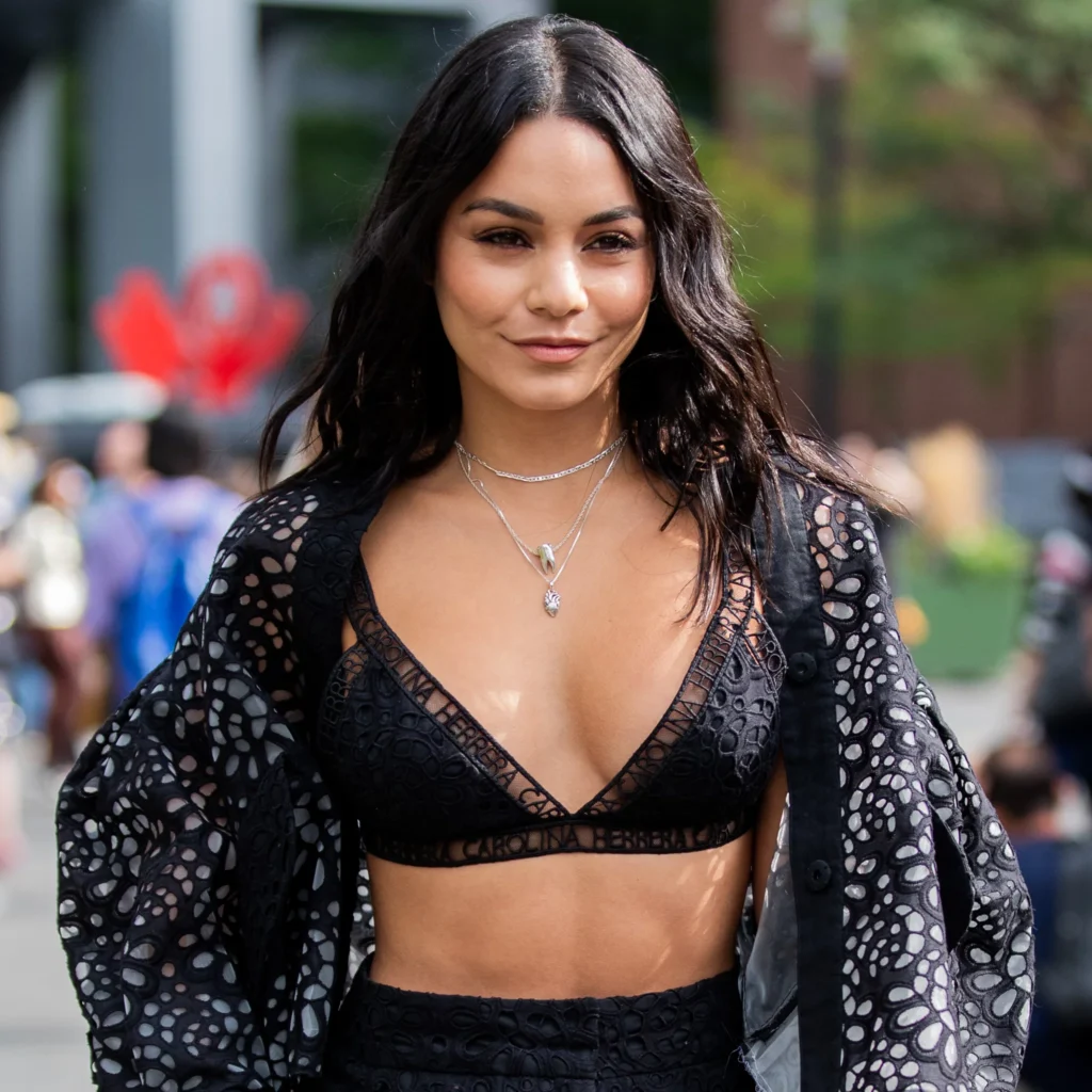 vanessa hudgens bikini photos