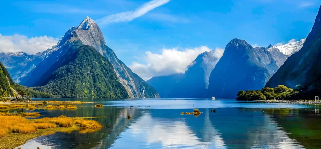 new zealand fjords fiordland national park 1920x890 1
