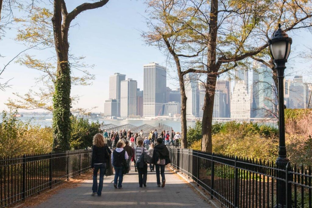 brooklyn heights promenade 04 myrna suarez large
