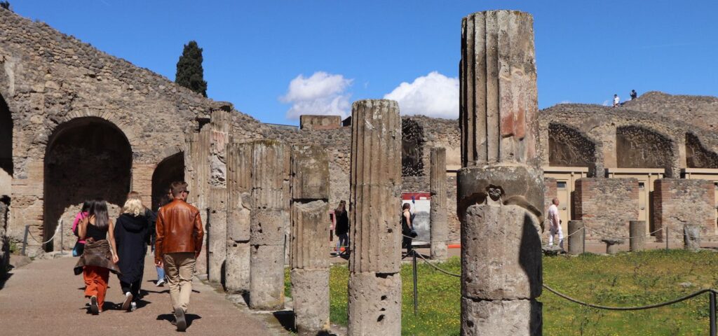 Things to See in Pompeii 1440 x 675