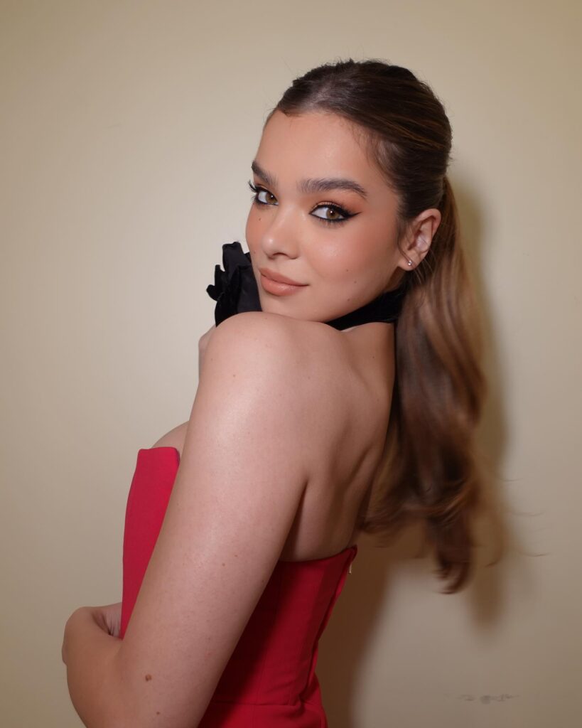 hailee steinfeld hot