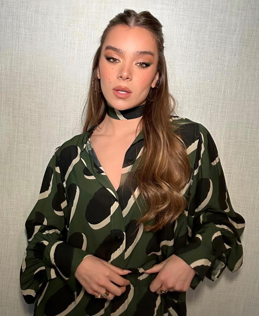 hailee steinfeld hot