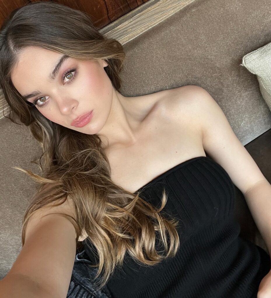 hailee steinfeld hot