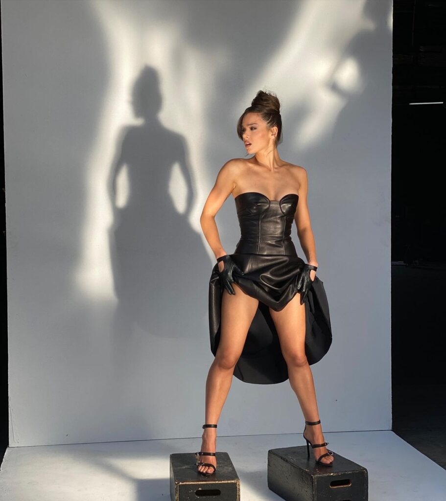 hailee steinfeld hot