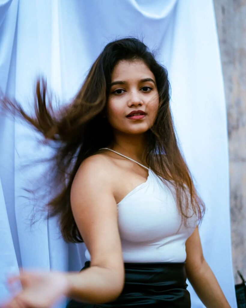 Sanjana Tiwari hot