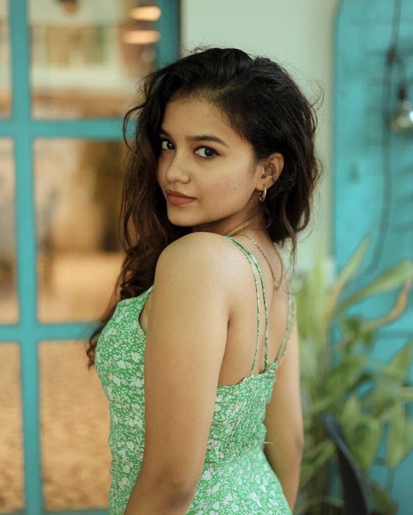 Sanjana Tiwari hot