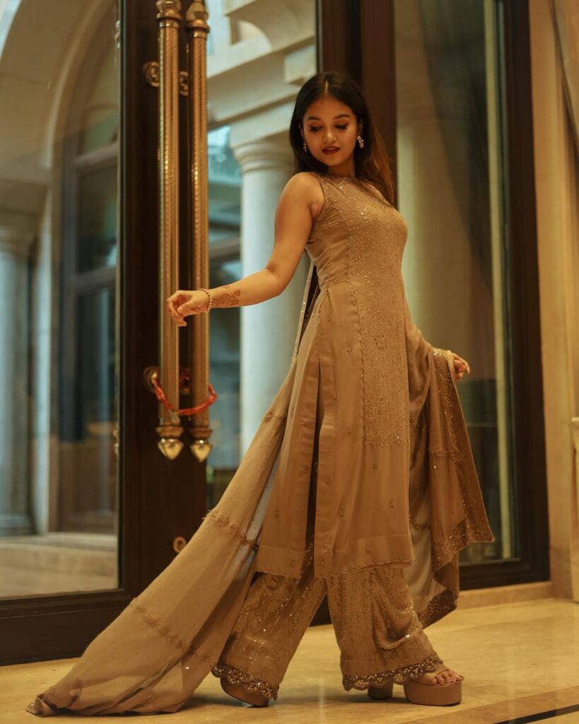 Sanjana Tiwari hot