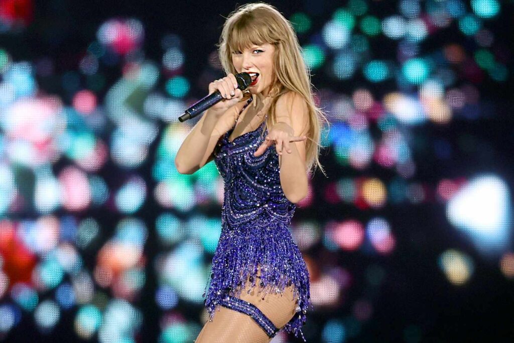 Taylor swift naked